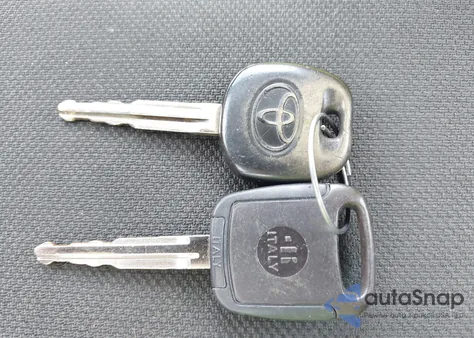 2007 Toyota Corolla Matrix Xr from USA, damaged, VIN 2T1KR32E47C671504